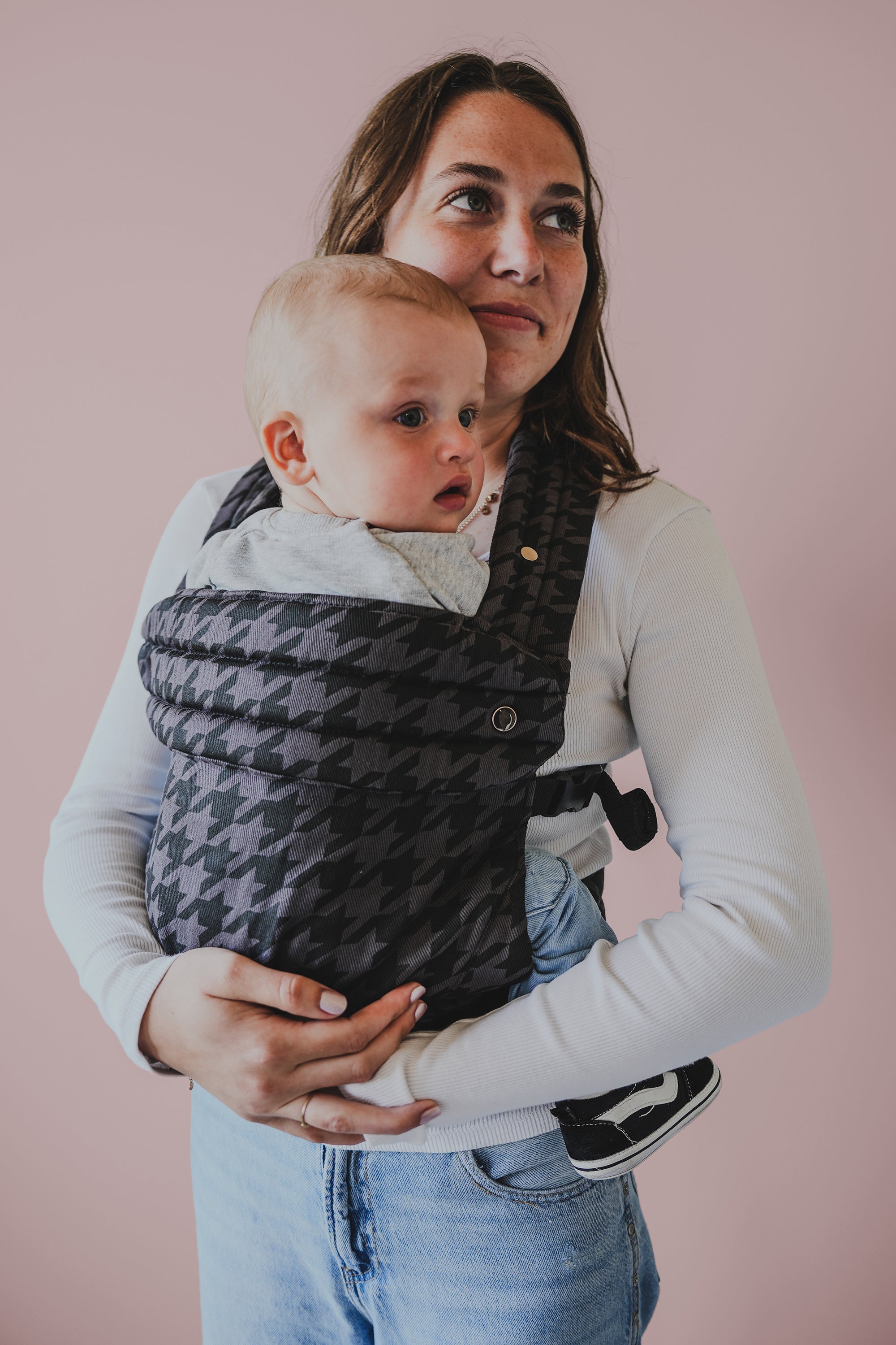 The Mexley Carrier l Onyx-Houndstooth