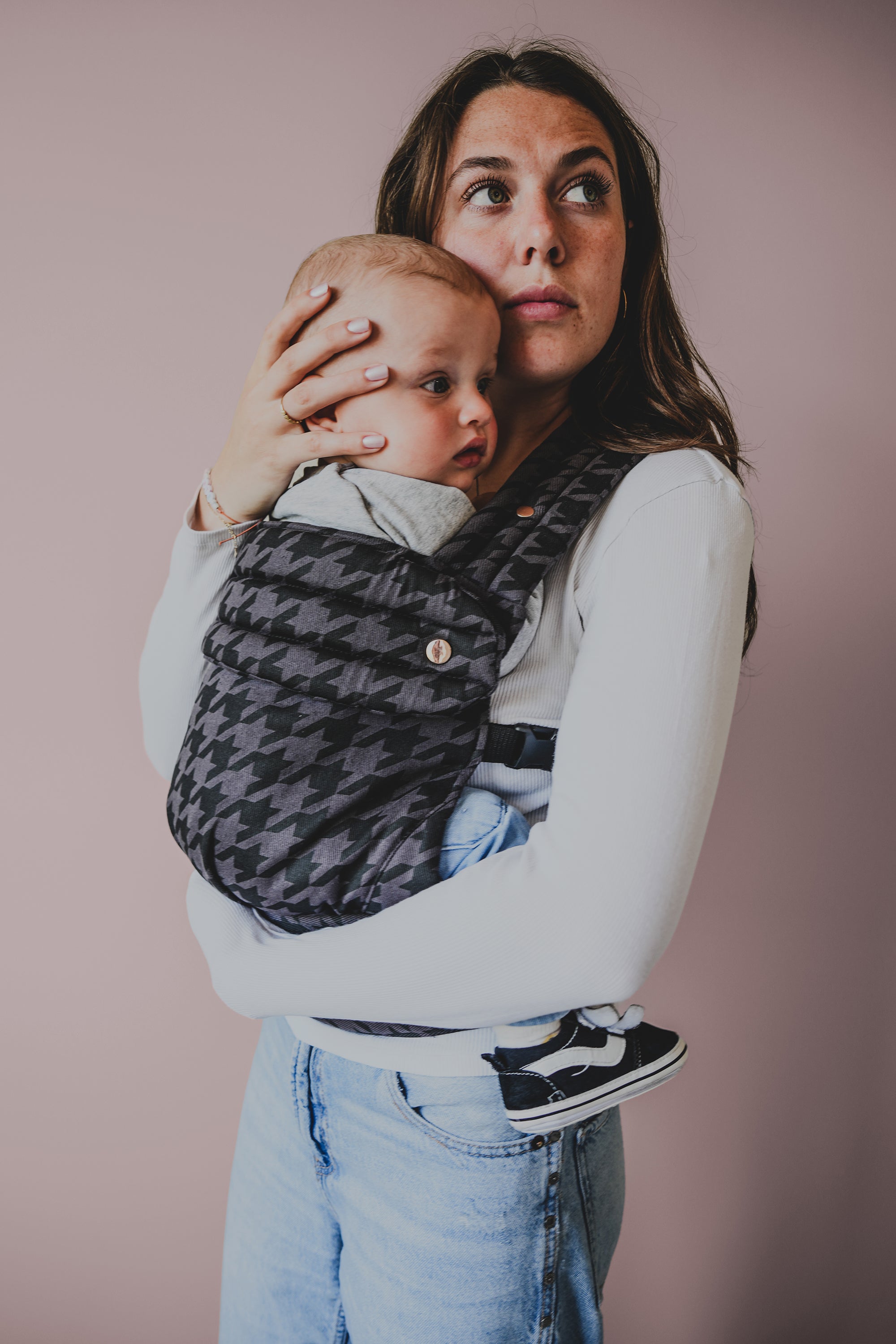 The Mexley Carrier l Onyx-Houndstooth